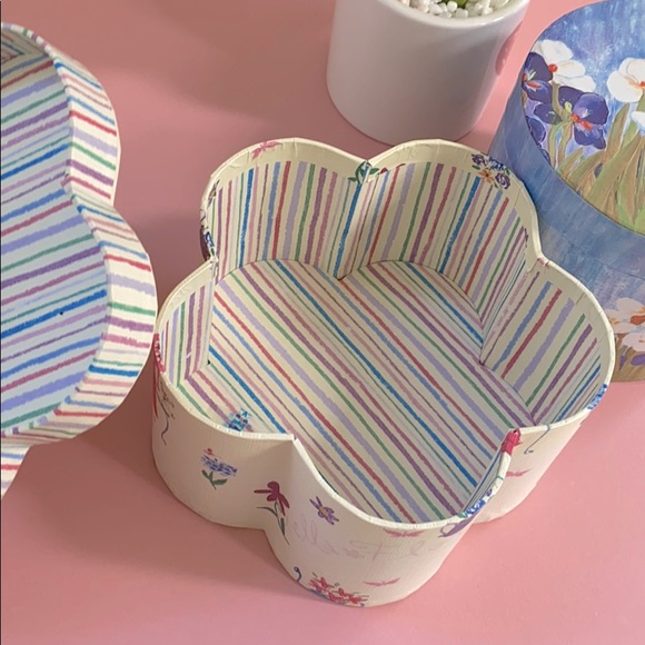 (2) Boxes 🌸 - Picture 2 of 7